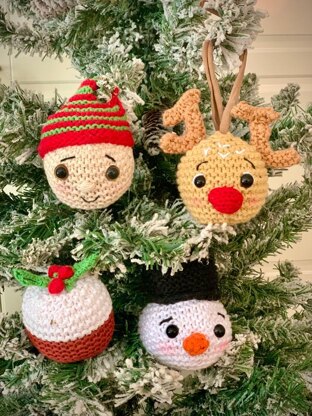 Christmas Baubles Knitting Pattern