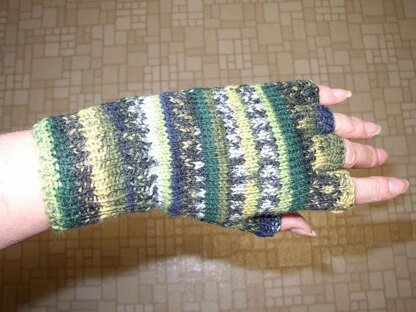 Fingerless Gloves On Two Needles