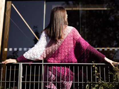 Akebia Asymmetrical Top