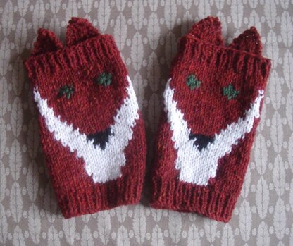 Fox Face DK fingerless gloves/mitts