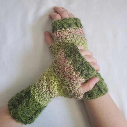 Irish Moss Cabled Mitts