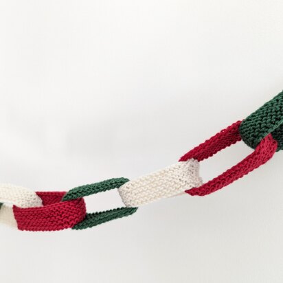 Knitted Christmas Decoration - Paper Chain Christmas Bunting