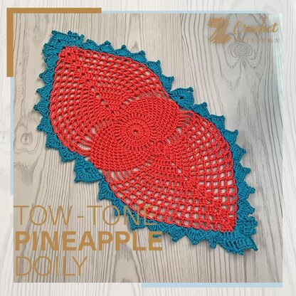 Tow-Tone Pineapple Doily