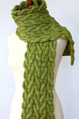 Reversible Cable Vine Scarf