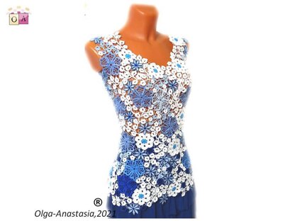 Lace blouse with blue motifs