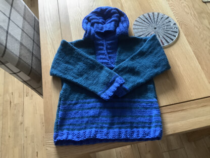 Tobias hooded top