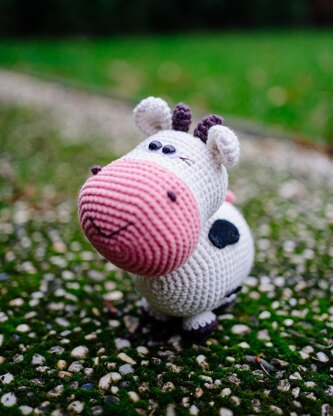 Daisy the Cow Crochet Pattern