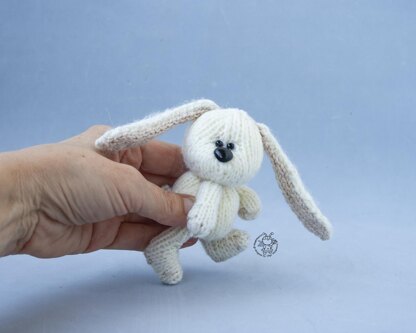 Mini bunny knitting flat