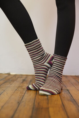 Basic Socks in Plymouth Yarn Andes Socks - F841 - Downloadable PDF