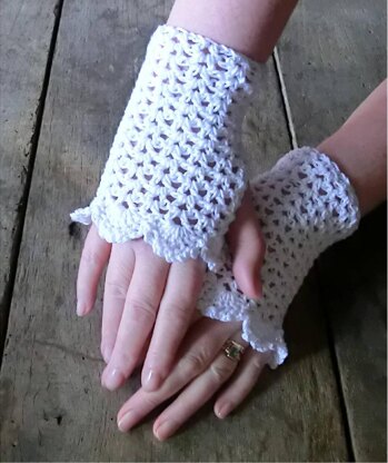 Crochet Pattern for Summer Party Cuff