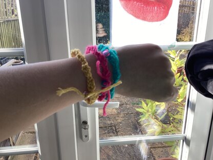 Left Over Yarn Bracelets