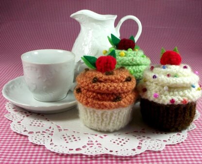 Cream Frosting Cupcake Pincushion