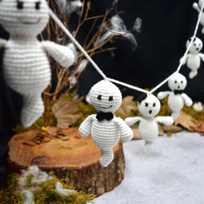 Ghost Garland in Circulo Amigurumi Glow - Downloadable PDF