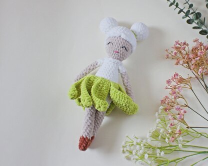 Carola, the crochet cauliflower plush fairy