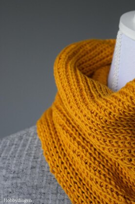 Ruska Cowl