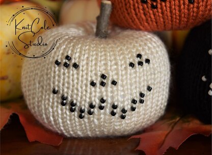 Knit Jack- O' -Lantern