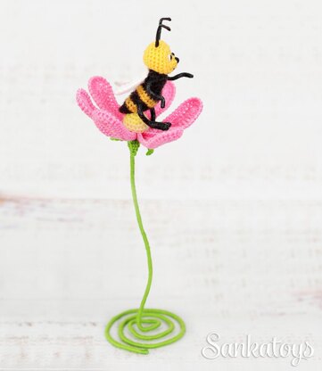Micro Bee with flower