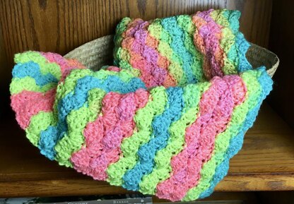 Easy Shell Blanket - Free Crochet Pattern