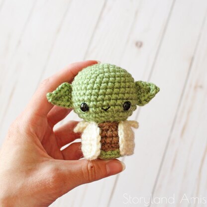 Baby Yoda Inspired Amigurumi Crochet pattern by Holly Salzman