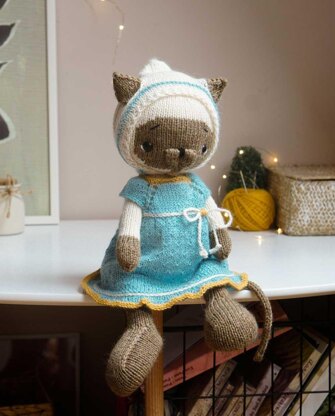 Knitting Pattern - Outfit PENNY for Large toys