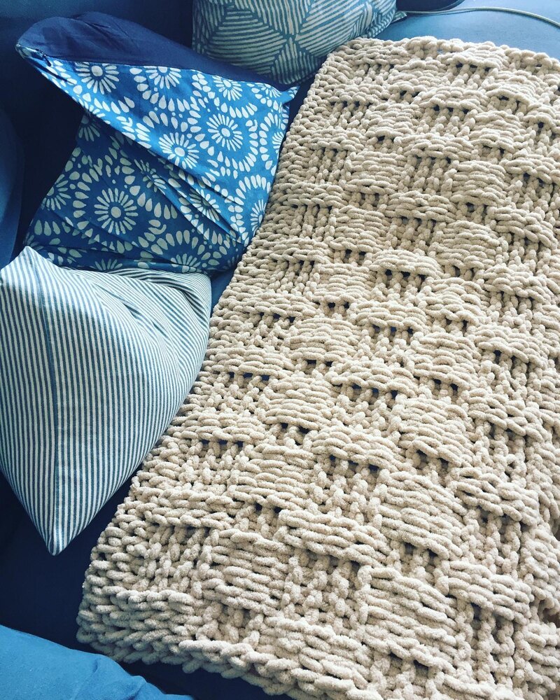 Bernat Woven Look Knit Blanket Pattern
