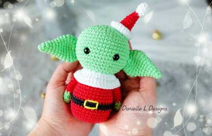 Baby Alien Christmas amigurumi