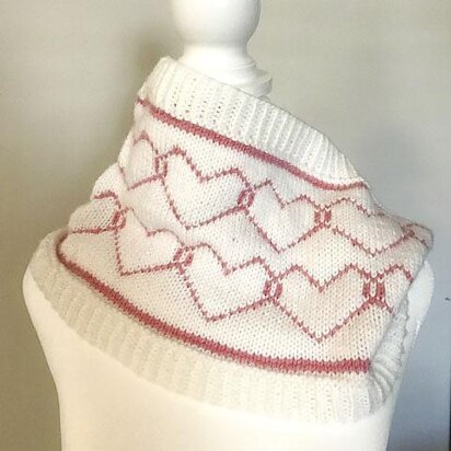 Connected Hearts Cowl