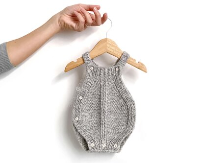 5 sizes - TWISTY Baby Knitted Romper Pattern