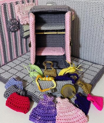 Amigurumi Dollhouse girl’s bedroom