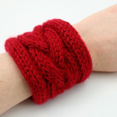 A06 Cabled Cuff Bracelet