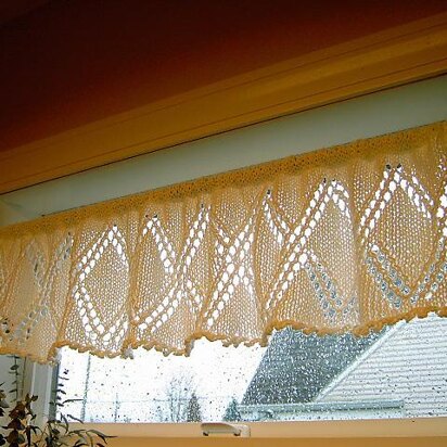 Trellis Lace Window Topper