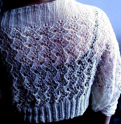 Hielo - A Lacy Shrug