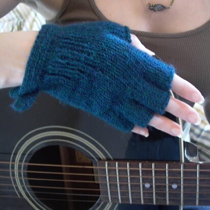 Lillian's Mitts - knitting pattern