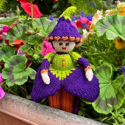 Crocus Flower Doll Knitting Pattern