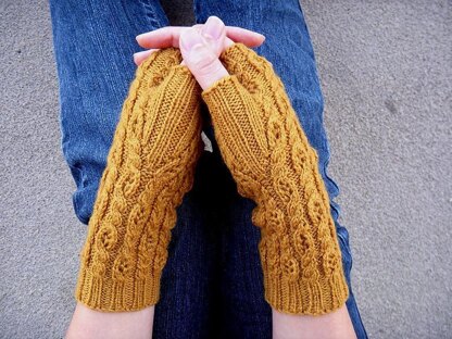 Honeycomb Twist Mitts