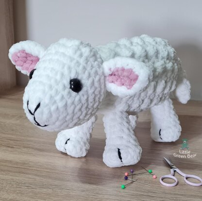 Lawrence the Lamb - US Terminology - Amigurumi