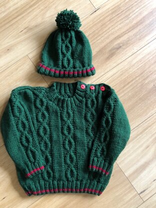 Childs jumper and beanie