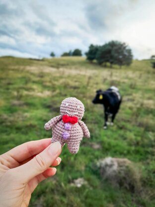 Tiny Gingerbread Man & Woman Christmas Decoration