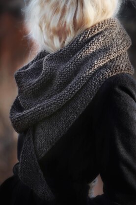 Easy Blanket Scarf Knitting Pattern by Darling Jadore, Chunky Knit Shawl