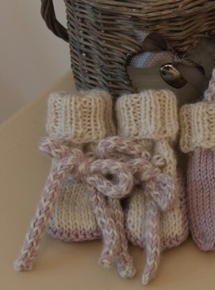 Newborn Mitten and lace up Bootie set-Single point needles