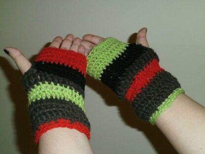 Fingerless Gloves with Anatomical Thumb
