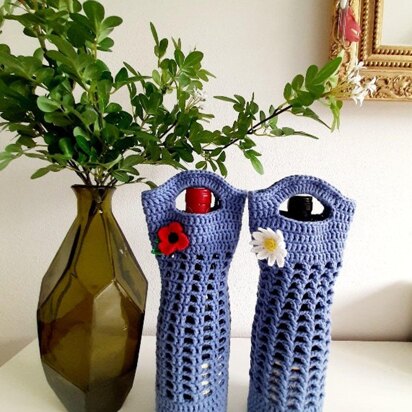 Crochet Wine Gift bag with daisy/poppy flower