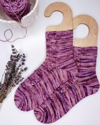 Cabled Glint Socks