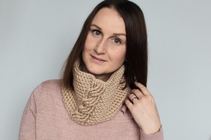 Cabled Cowl