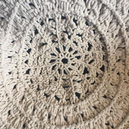 Circular Crochet-Look Throw
