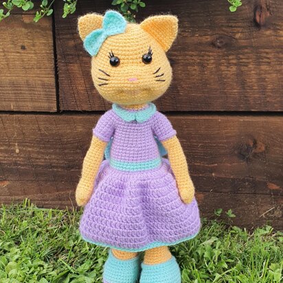 Chloe Cat amigurumi crochet pattern