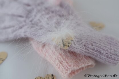 Princess B - vintage gloves for girls