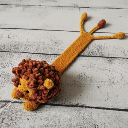 Crochet bookmark lion
