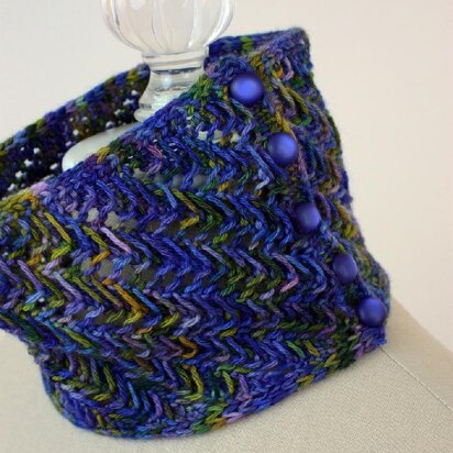 Dappled Knit Lace Neckwarmer