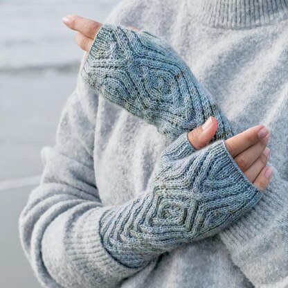 Undulation Mittens